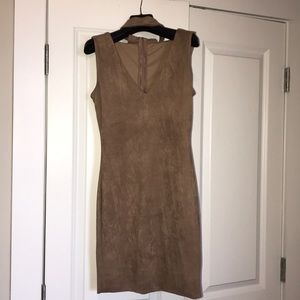 Brown suede dress with collar